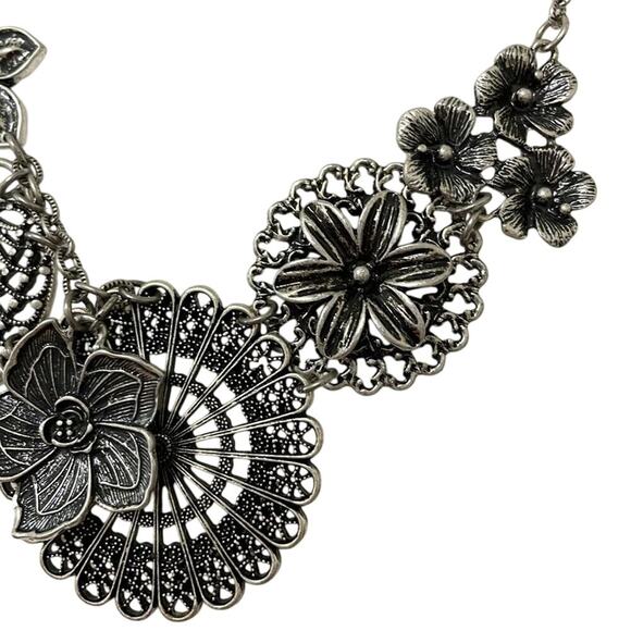 Gothic Witchy Dramatic Necklace Earrings Set Silver Tone Flower Metal Jewelry - Picture 4 of 11